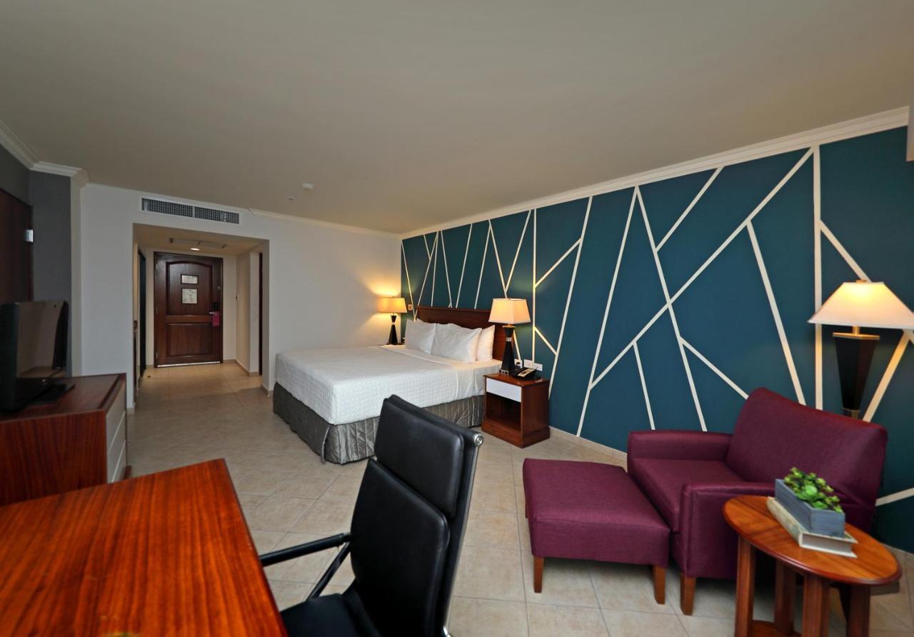 Отель Crowne Plaza Panama By Ihg Экстерьер фото