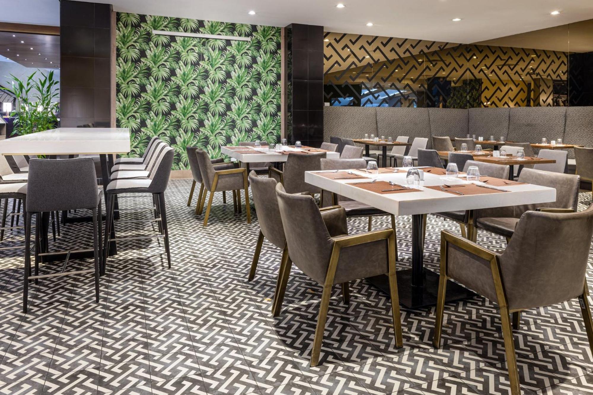 Отель Crowne Plaza Panama By Ihg Экстерьер фото